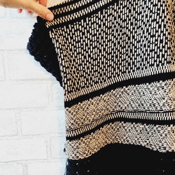 BCBG MaxAzria Knit Poncho - Picture 4 of 9